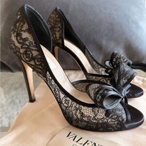 VALENTINO Lace Bow Heels, Black